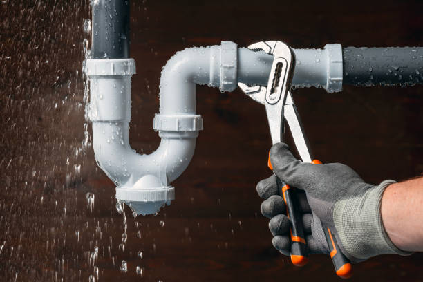 Professional Pipe Repair technician working in Center, TX